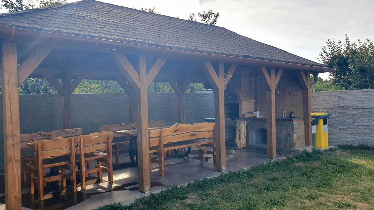 Casanova Villa Sînmartin Exteriör bild
